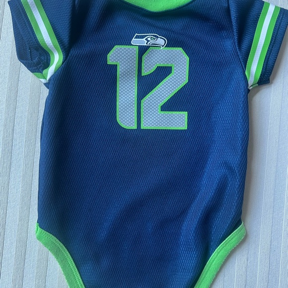 Seattle Seahawks Baby Onesies Two 0-3 & 3-6 - Picture 7 of 7